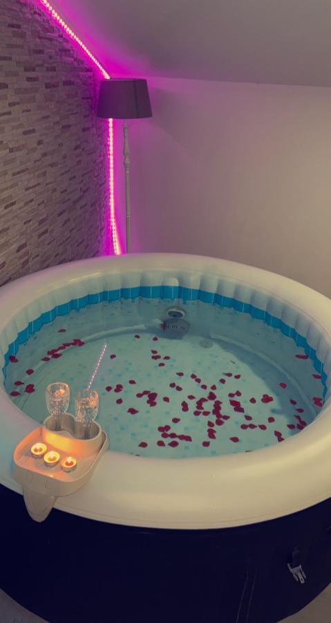 Love'Room تْريبْ المظهر الخارجي الصورة